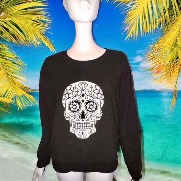 No Boundaries Top Black/White Sugar Skull Cozy Sweatshirt Junior’s L 11-13 - Picture 3 of 16